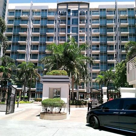 Mrmcondotel Pasay Exterior photo